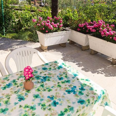 Apartment Milka A4 Крк Екстер'єр фото